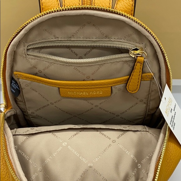 MICHAEL KORS ERIN SM CONVERTIBLE BACKPACK MARIGOlD - Picture 12 of 16
